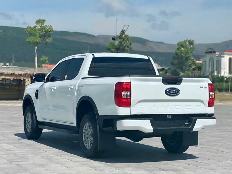 Ford Ranger XLS AT 4×2 20255