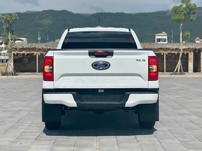 Ford Ranger XLS AT 4×2 20256